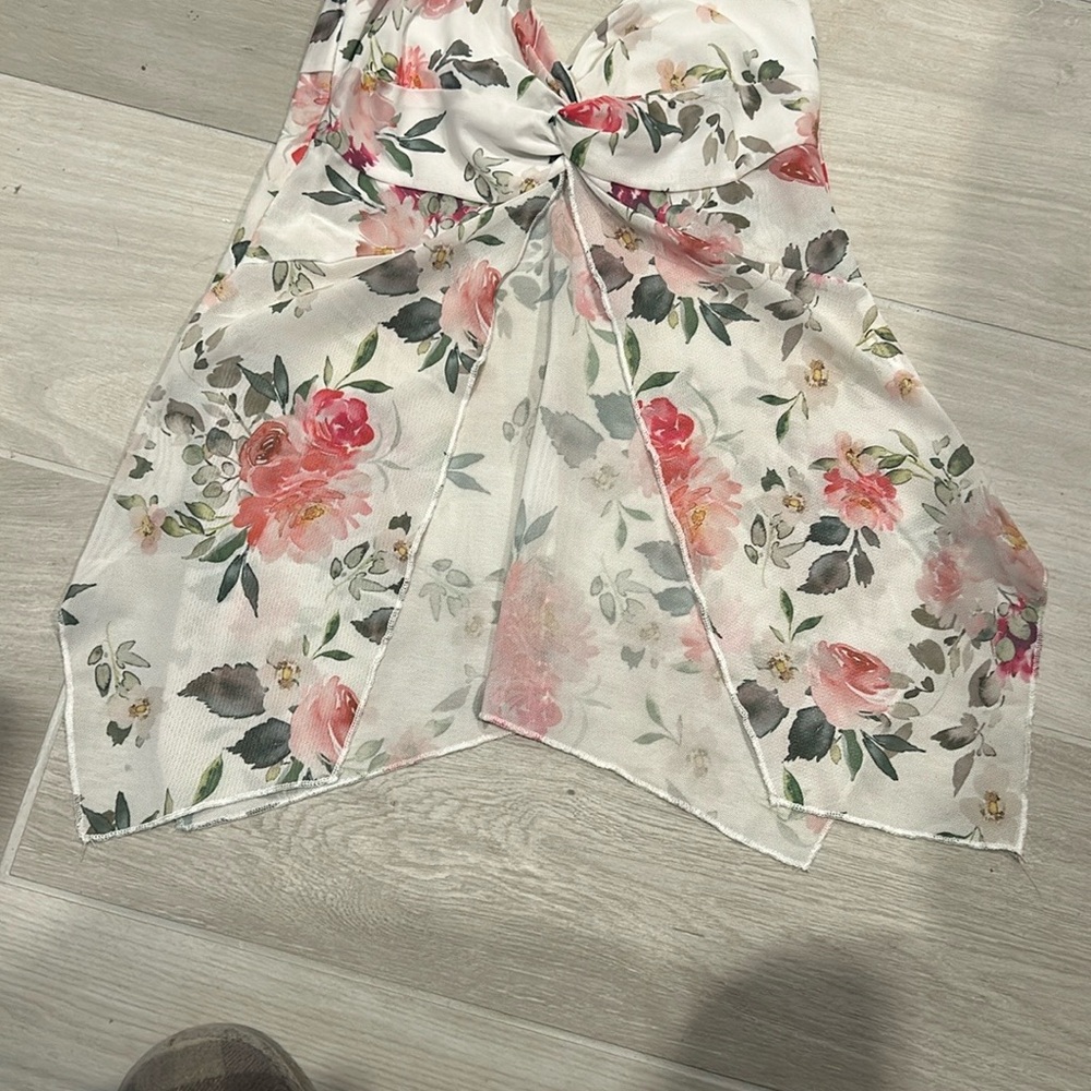 Princess Polly Fallen Roses Tank - Picture 5 of 6